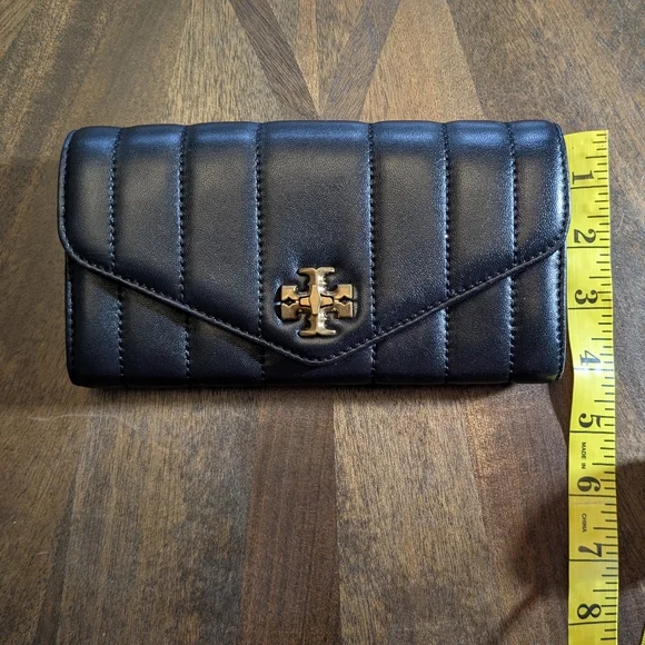 Tory Burch Black Quilted Leather Wallet - Picture 10 of 10